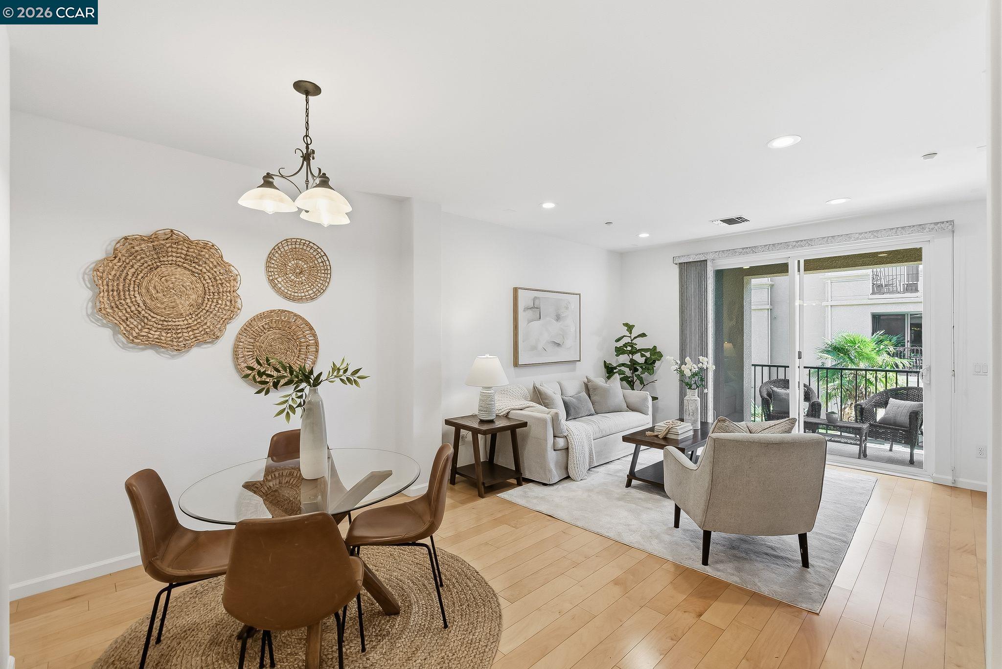 Photo #5: 41122372 Listing: Photo #5