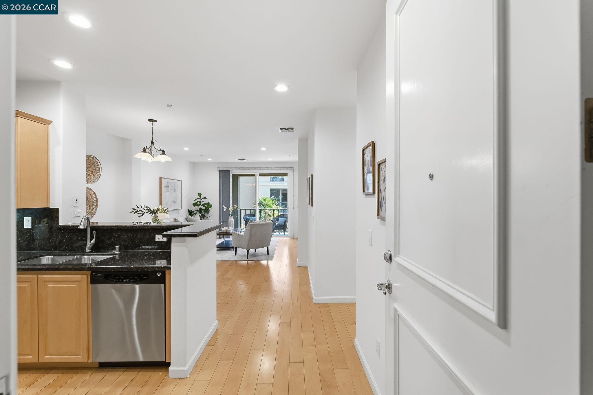 Photo #6: 41122372 Listing: Photo #6