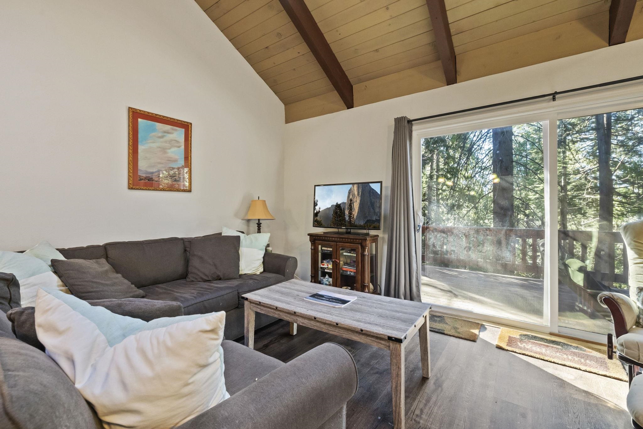 Detail Gallery Image 13 of 38 For 24144 Olo Win Trl, Mi Wuk Village,  CA 95346 - 3 Beds | 2 Baths