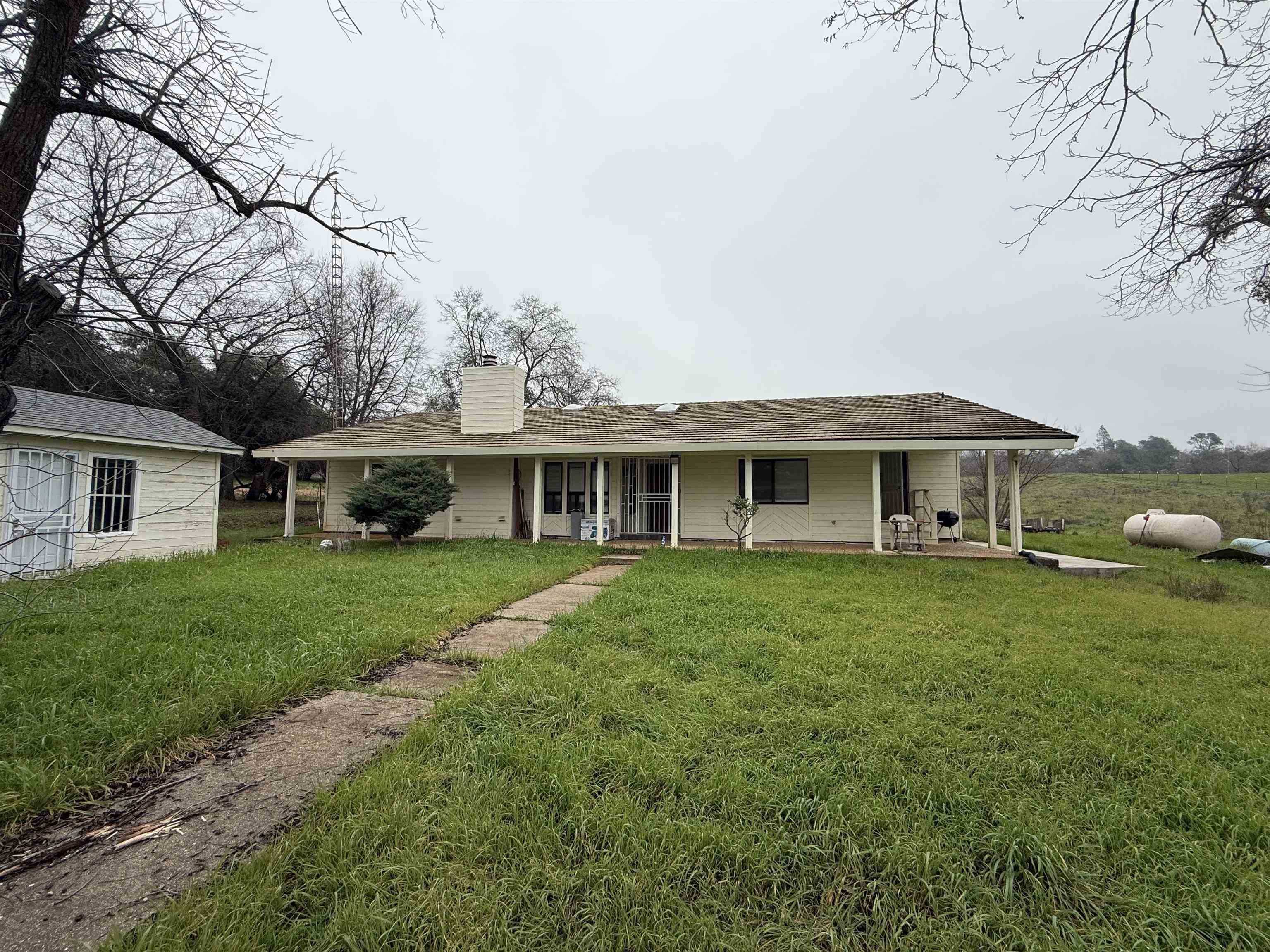 Detail Gallery Image 2 of 35 For 5893 Fruitland Rd, Marysville,  CA 95901 - 3 Beds | 2 Baths