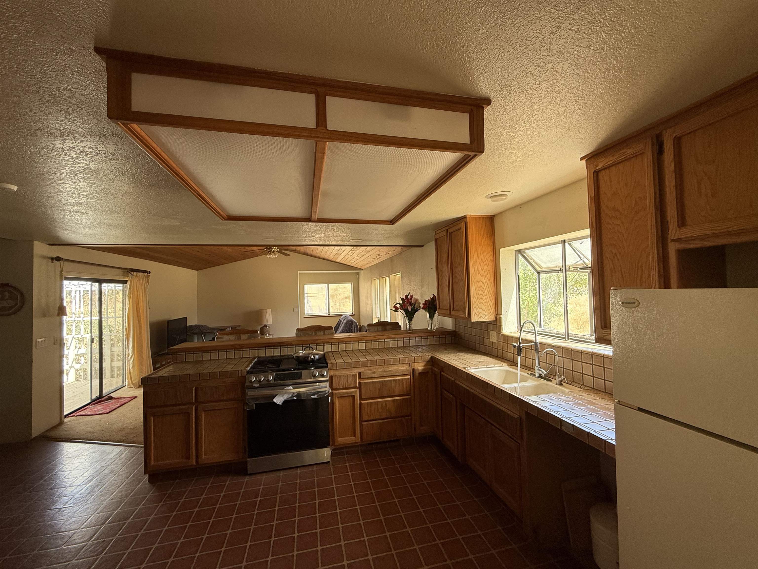 Detail Gallery Image 6 of 35 For 5893 Fruitland Rd, Marysville,  CA 95901 - 3 Beds | 2 Baths