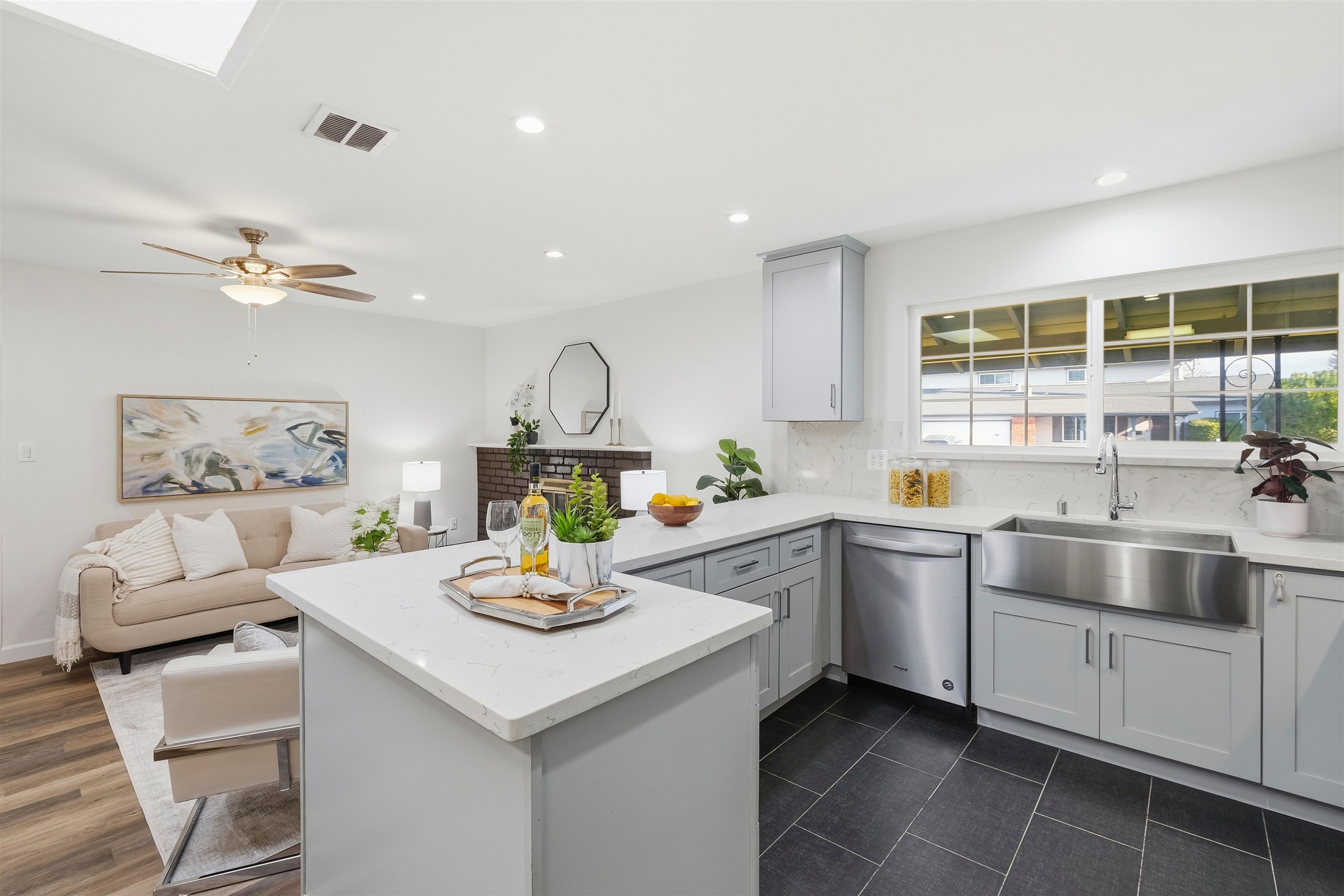 Detail Gallery Image 12 of 32 For 4360 Satinwood Dr, Concord,  CA 94521 - 4 Beds | 2 Baths