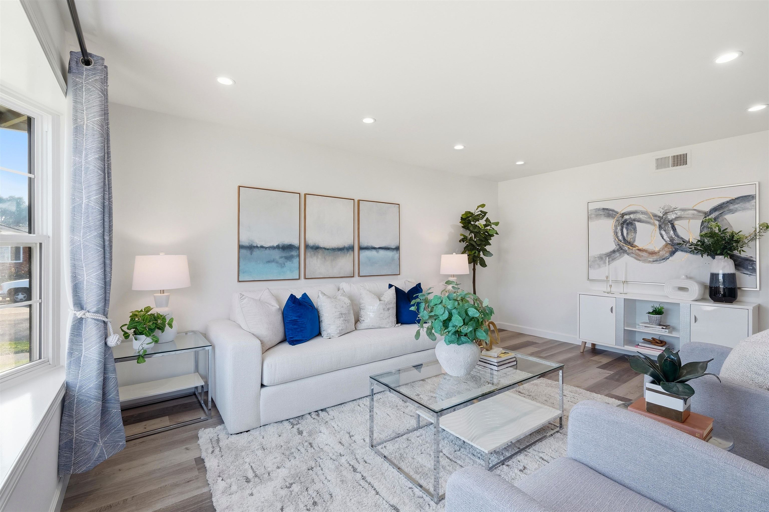 Detail Gallery Image 5 of 32 For 4360 Satinwood Dr, Concord,  CA 94521 - 4 Beds | 2 Baths