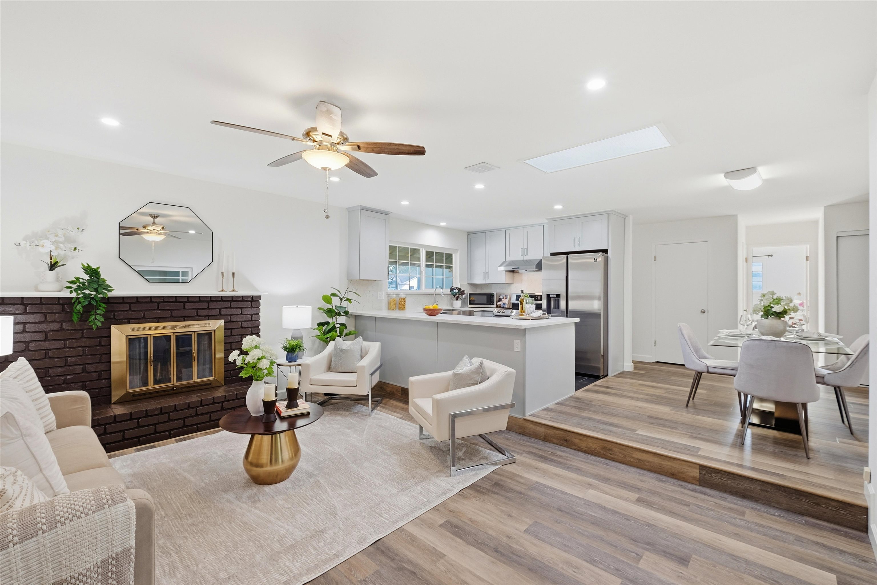 Detail Gallery Image 8 of 32 For 4360 Satinwood Dr, Concord,  CA 94521 - 4 Beds | 2 Baths