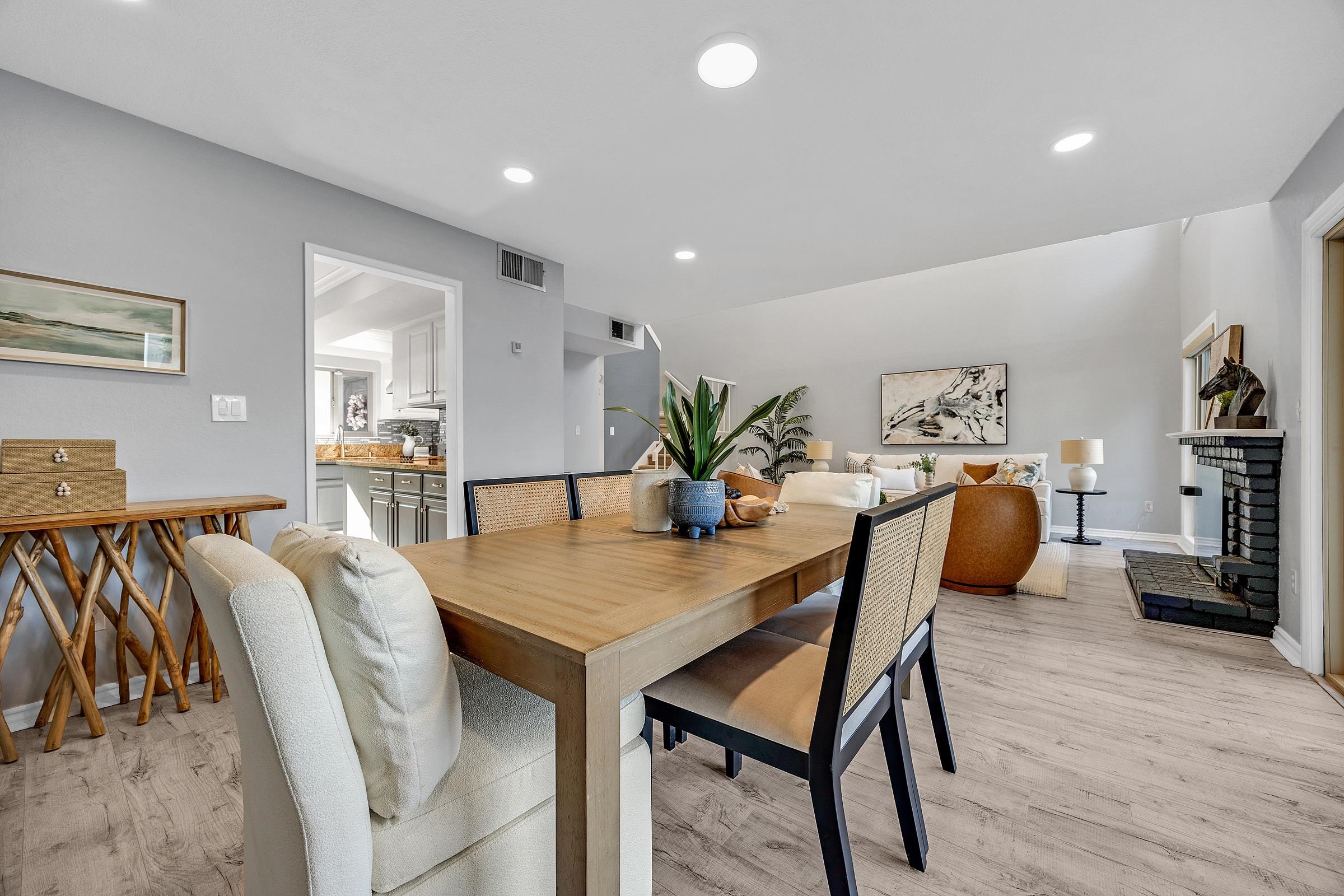 Detail Gallery Image 11 of 39 For 7551 Maywood Dr, Pleasanton,  CA 94588 - 3 Beds | 2/1 Baths