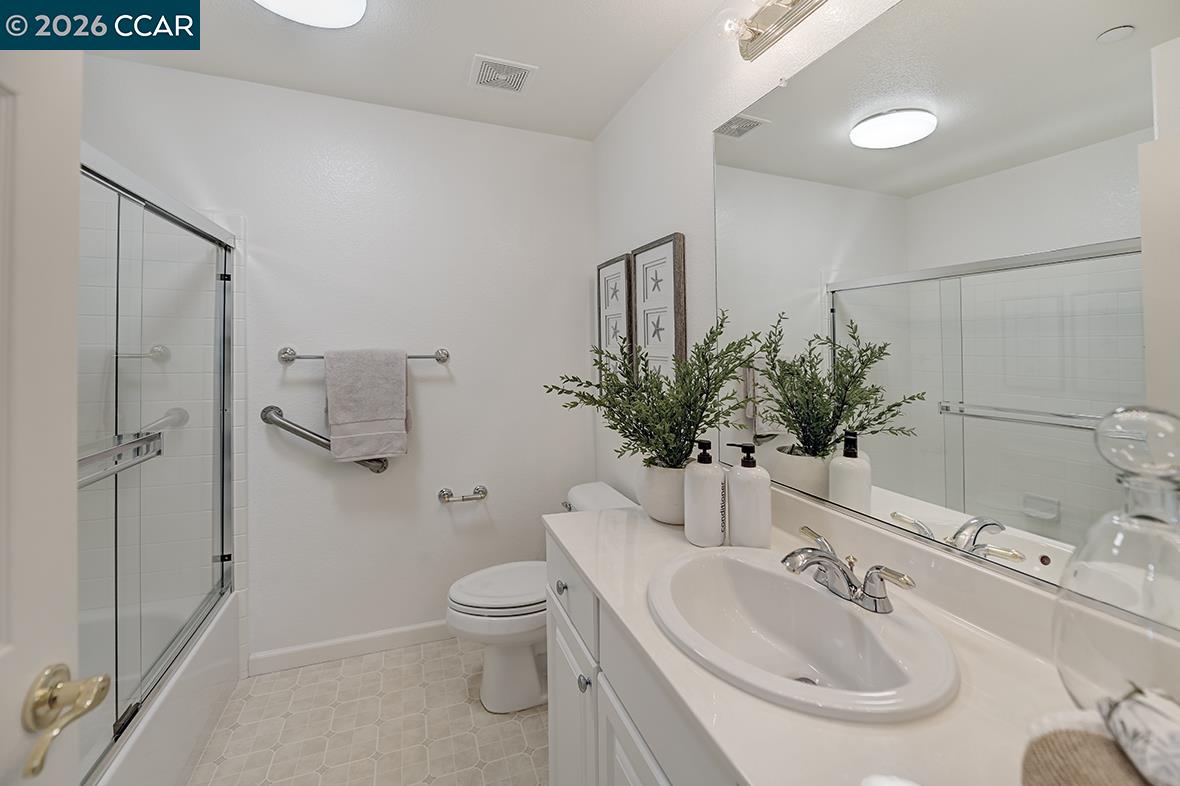 Photo #41: 41122384 Listing: Photo #41