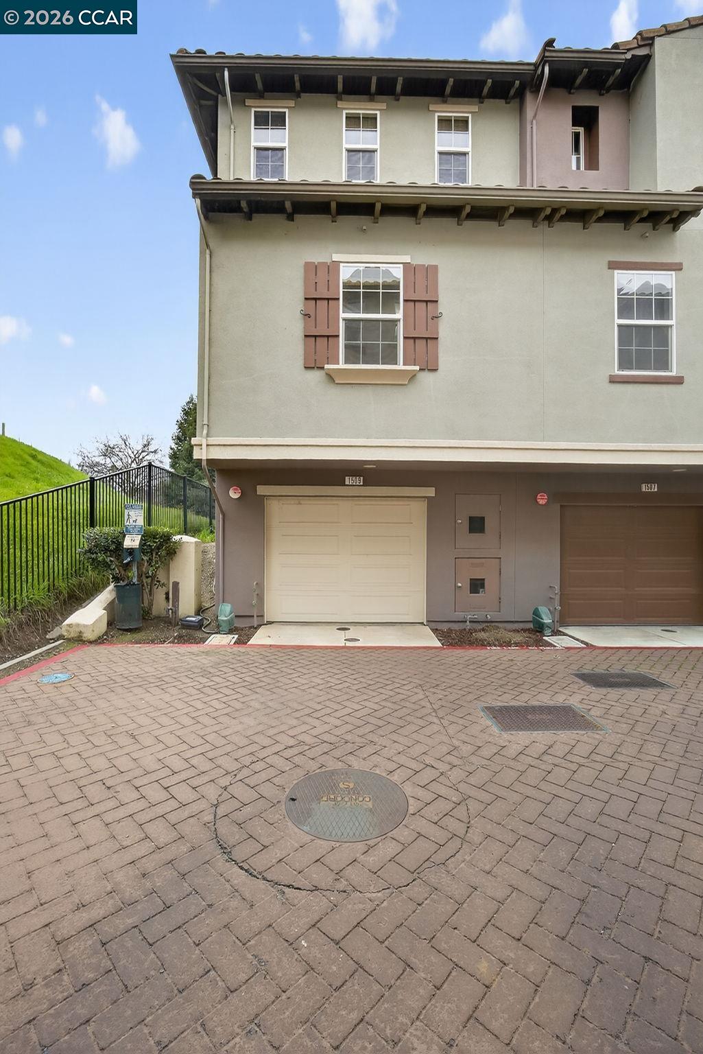 Photo #44: 41122385 Listing: Photo #44