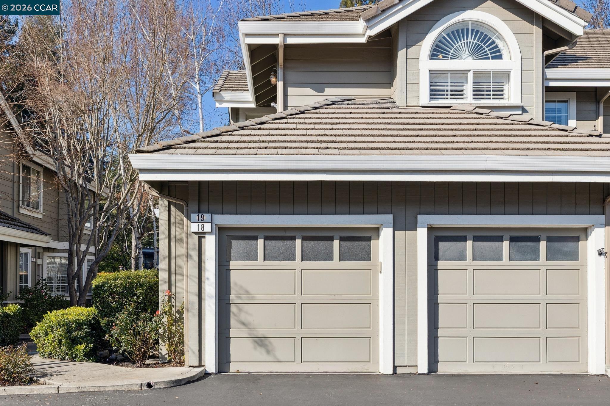 Photo #2: 41122387 Listing: Photo #2