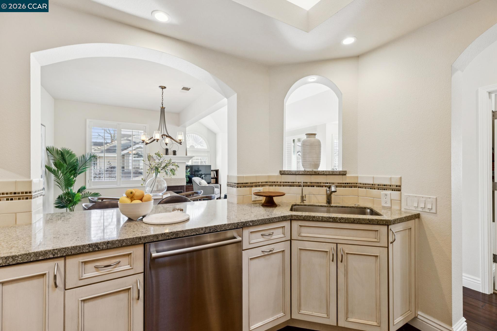 Photo #15: 41122387 Listing: Photo #15