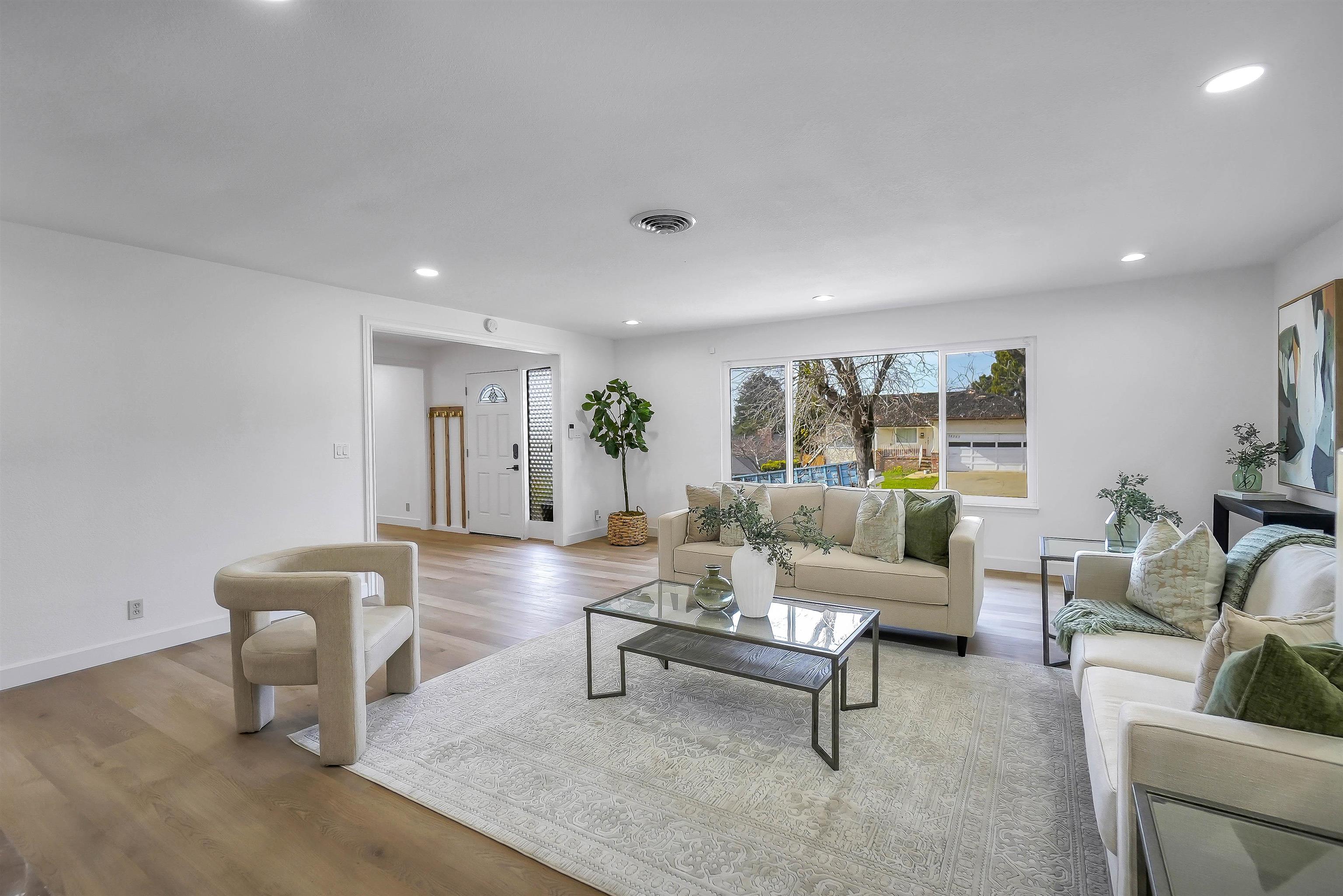 Detail Gallery Image 12 of 60 For 18286 Center St, Castro Valley,  CA 94546 - 4 Beds | 3 Baths