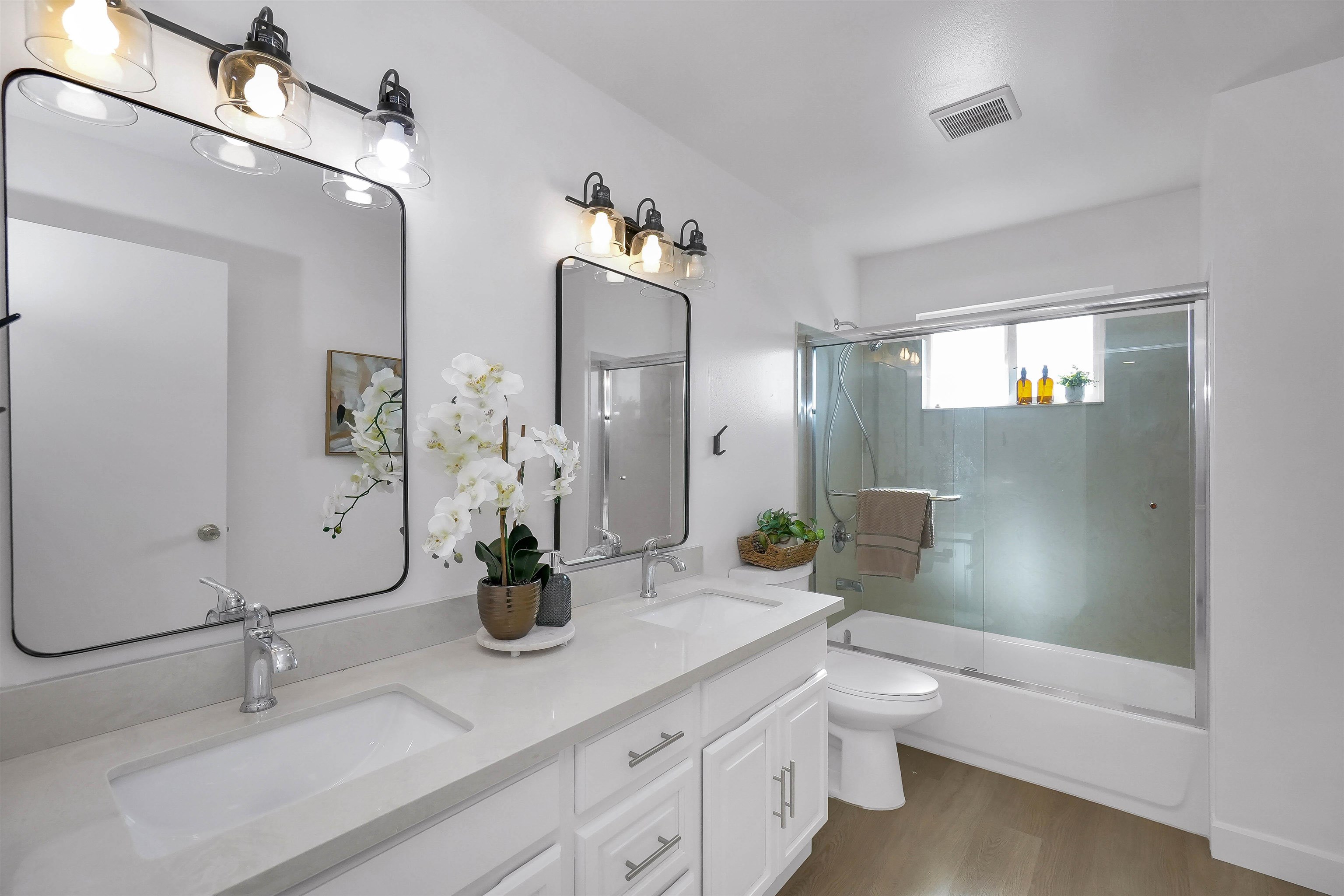 Detail Gallery Image 34 of 60 For 18286 Center St, Castro Valley,  CA 94546 - 4 Beds | 3 Baths