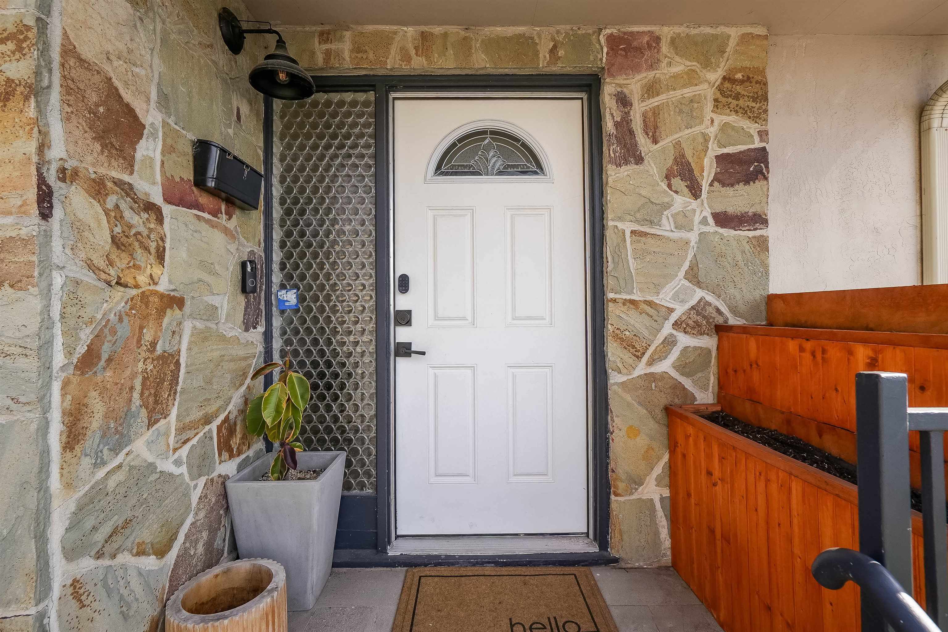 Detail Gallery Image 9 of 60 For 18286 Center St, Castro Valley,  CA 94546 - 4 Beds | 3 Baths