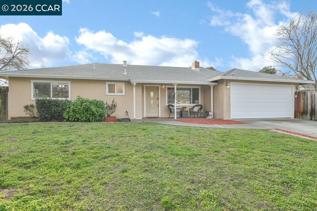 Detail Gallery Image 2 of 26 For 130 Cleopatra Dr, Pleasant Hill,  CA 94523 - 3 Beds | 1 Baths