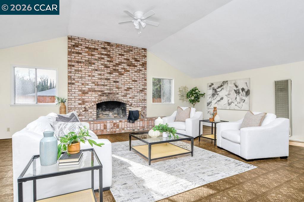 Detail Gallery Image 4 of 26 For 130 Cleopatra Dr, Pleasant Hill,  CA 94523 - 3 Beds | 1 Baths