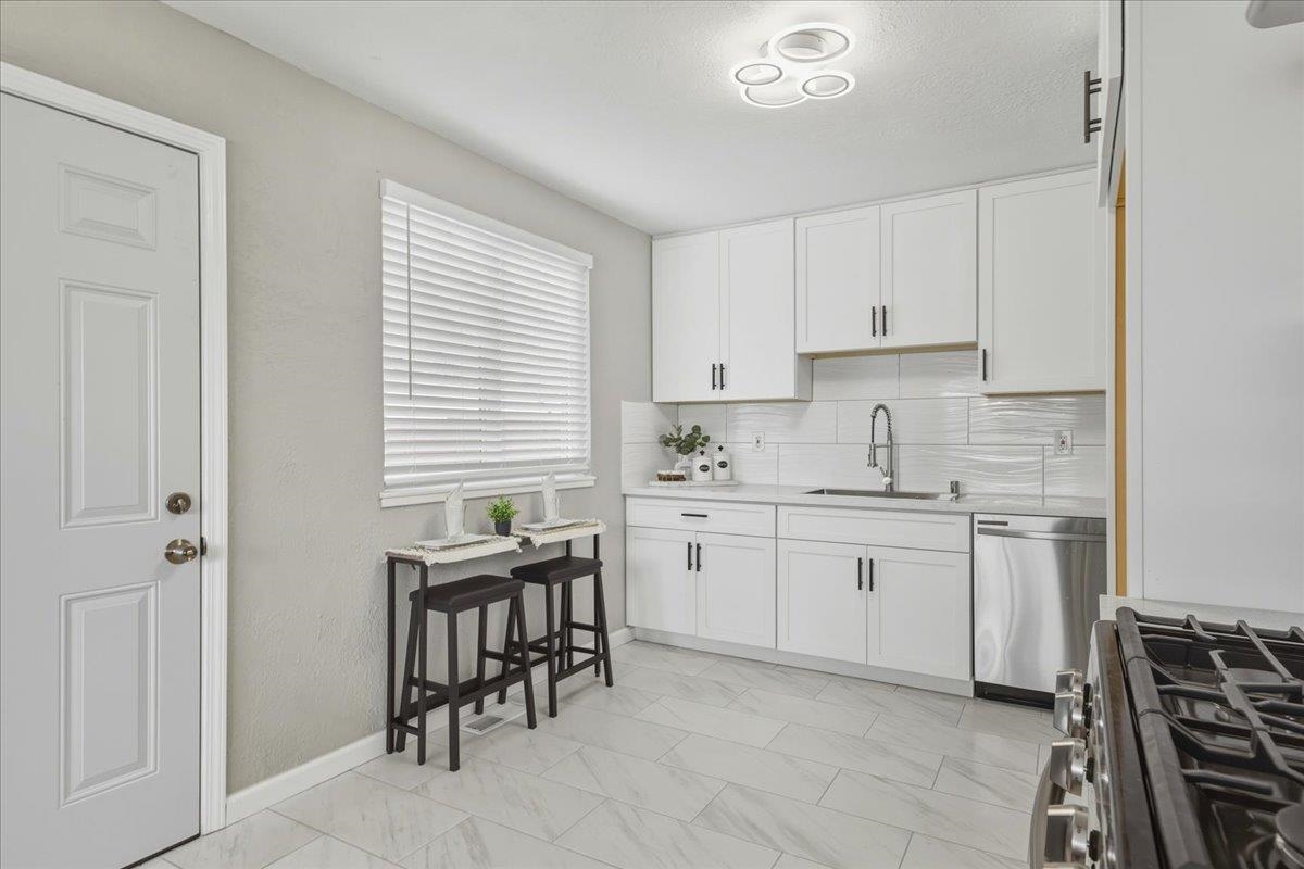 Detail Gallery Image 8 of 21 For 391 Anza Way, San Leandro,  CA 94578 - 3 Beds | 1 Baths