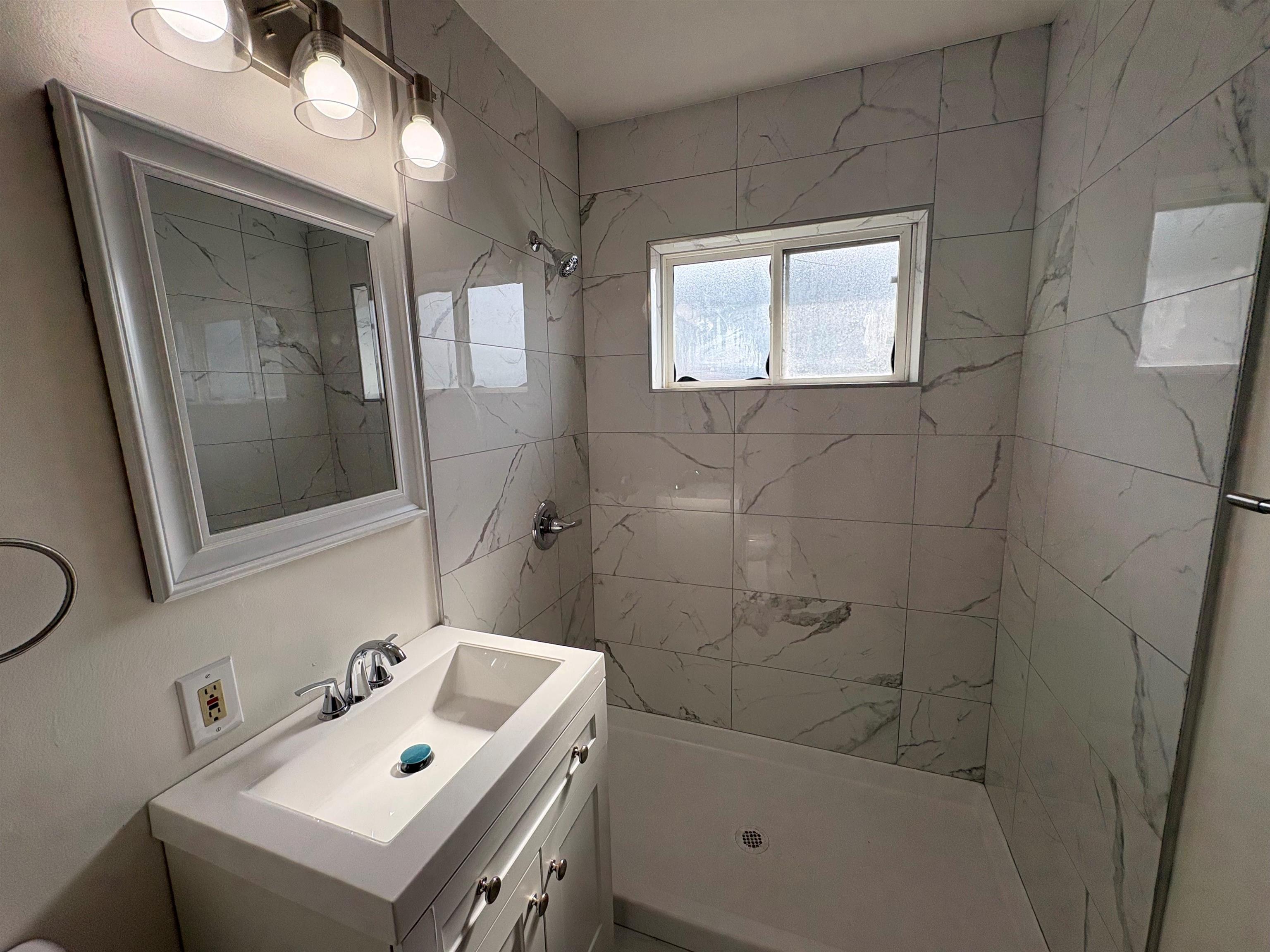 Detail Gallery Image 4 of 17 For 4412 Sandmound Blvd, Oakley,  CA 94561 - 3 Beds | 2 Baths