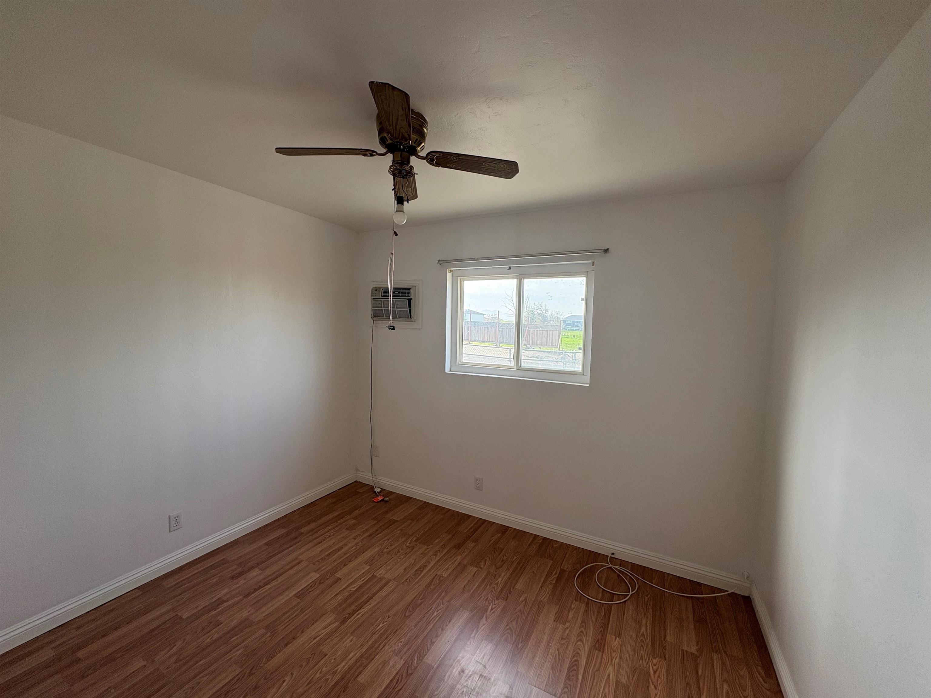 Detail Gallery Image 5 of 17 For 4412 Sandmound Blvd, Oakley,  CA 94561 - 3 Beds | 2 Baths