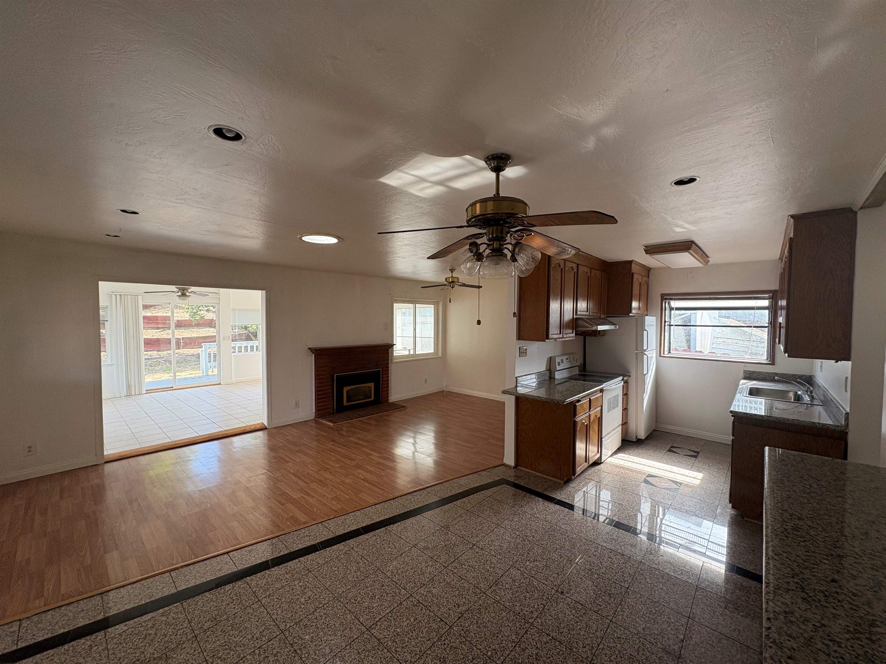 Detail Gallery Image 10 of 17 For 4412 Sandmound Blvd, Oakley,  CA 94561 - 3 Beds | 2 Baths