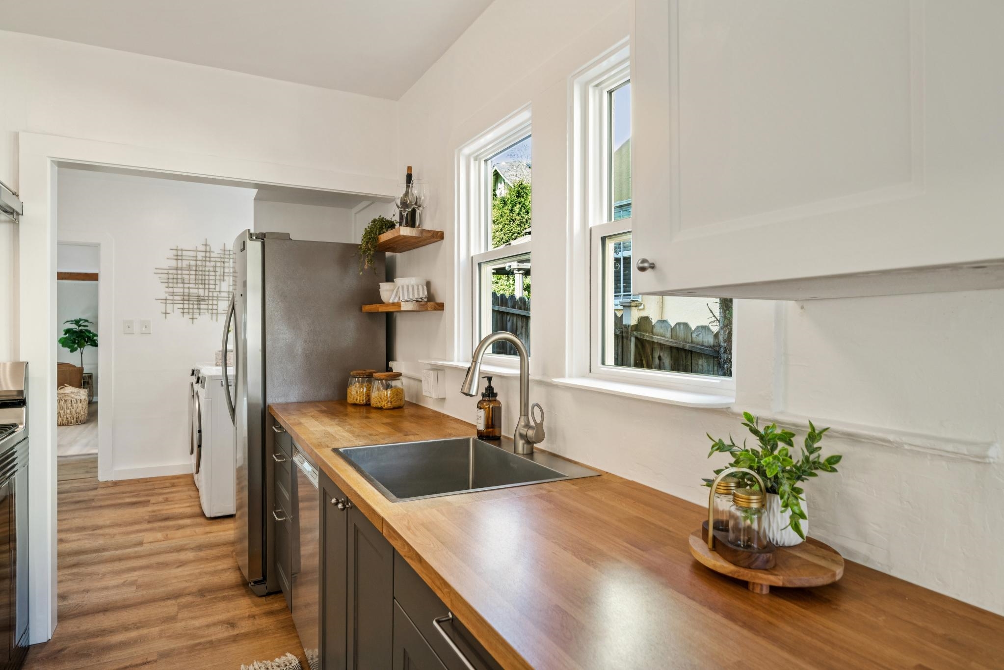 Detail Gallery Image 18 of 55 For 2621 Kingsland Ave, Oakland,  CA 94619 - 3 Beds | 2 Baths