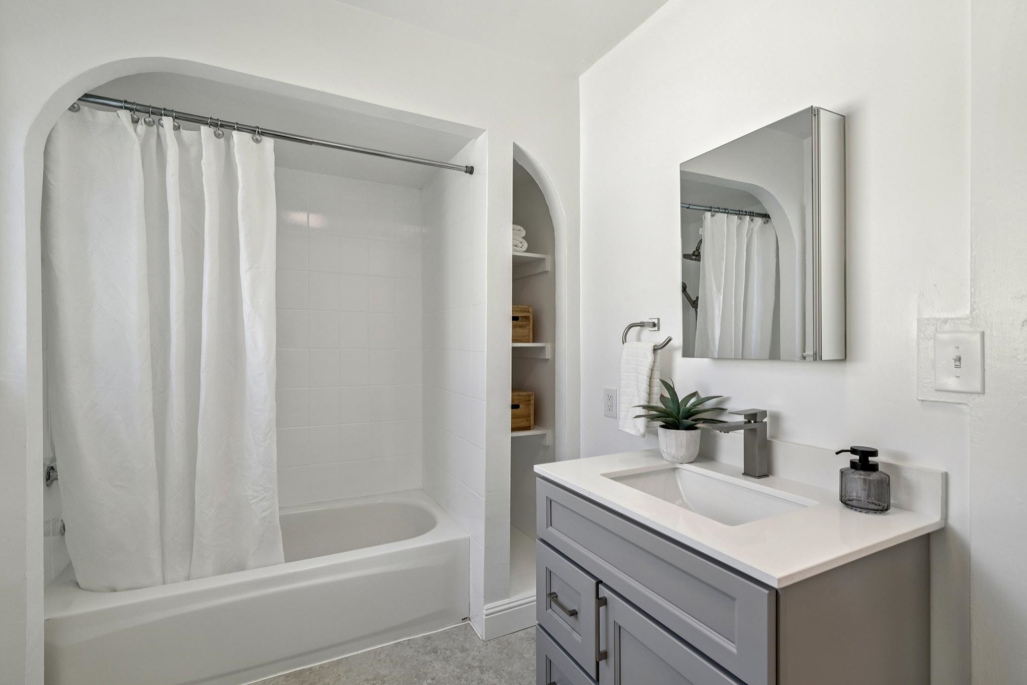 Detail Gallery Image 36 of 55 For 2621 Kingsland Ave, Oakland,  CA 94619 - 3 Beds | 2 Baths