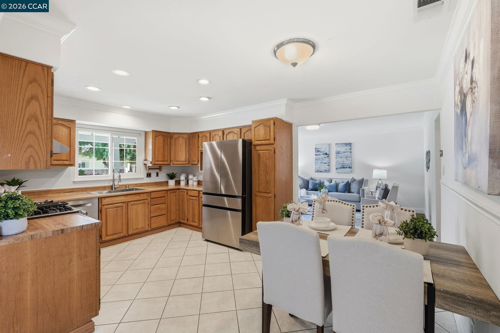 Detail Gallery Image 10 of 23 For 702 Ruth Dr, Pleasant Hill,  CA 94523 - 3 Beds | 2 Baths