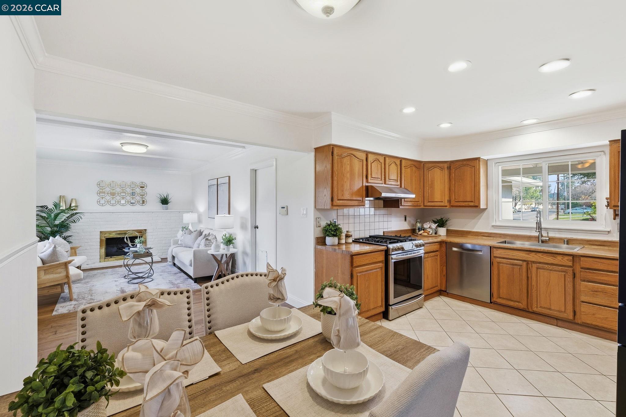 Detail Gallery Image 8 of 23 For 702 Ruth Dr, Pleasant Hill,  CA 94523 - 3 Beds | 2 Baths