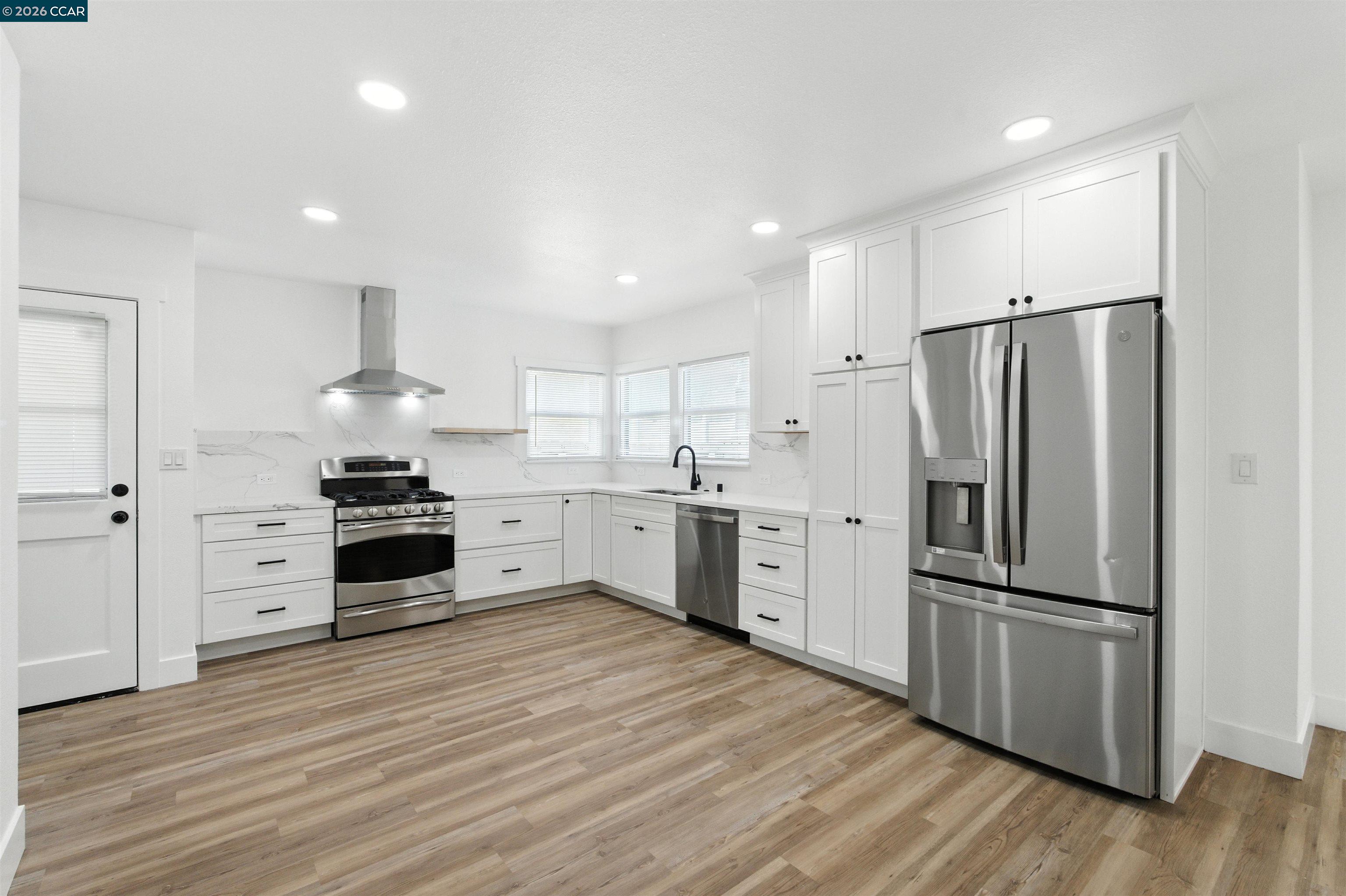 Detail Gallery Image 11 of 26 For 2251 Pacheco St, Concord,  CA 94520-2015 - 3 Beds | 2/1 Baths