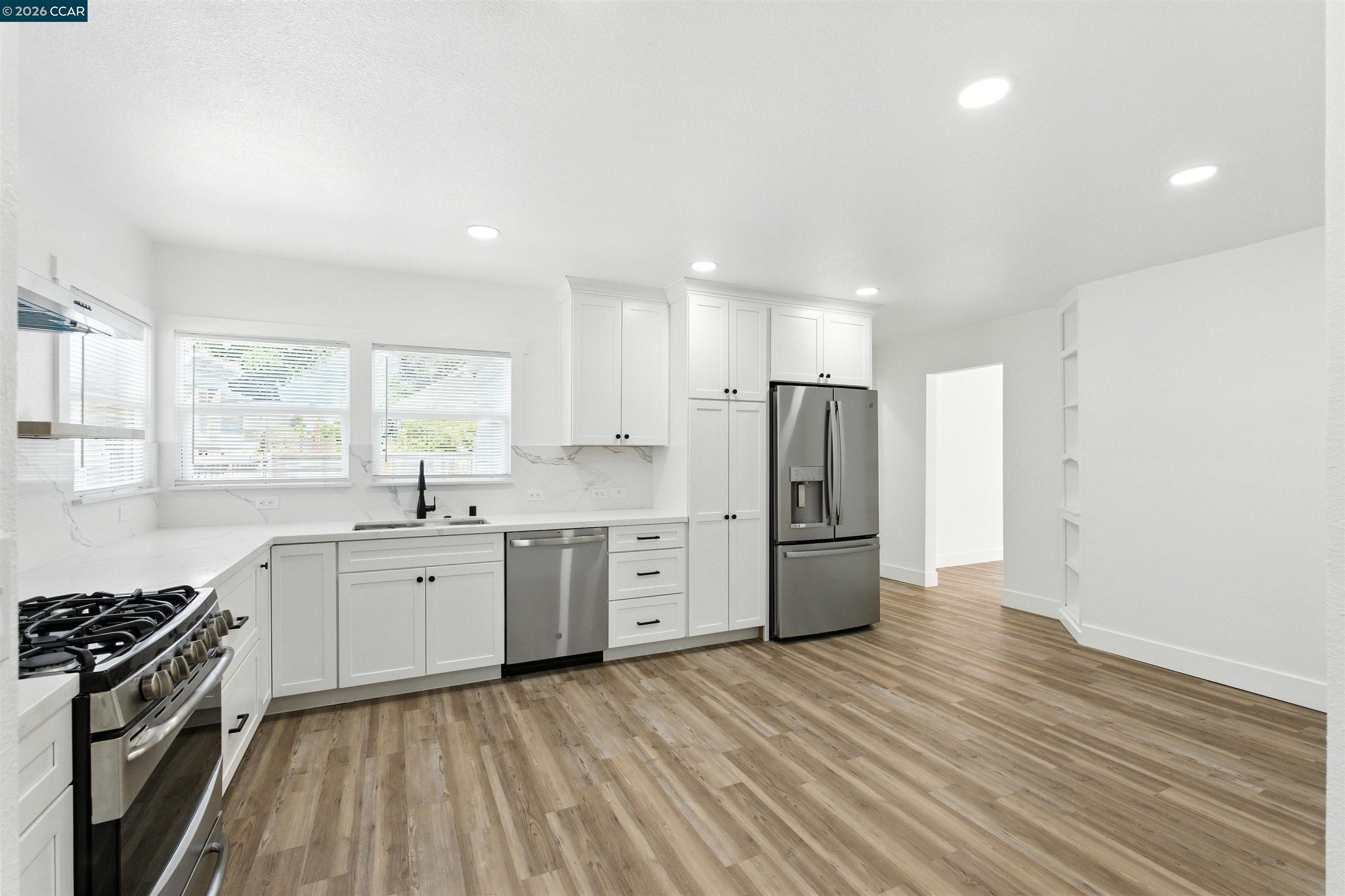 Detail Gallery Image 12 of 26 For 2251 Pacheco St, Concord,  CA 94520-2015 - 3 Beds | 2/1 Baths