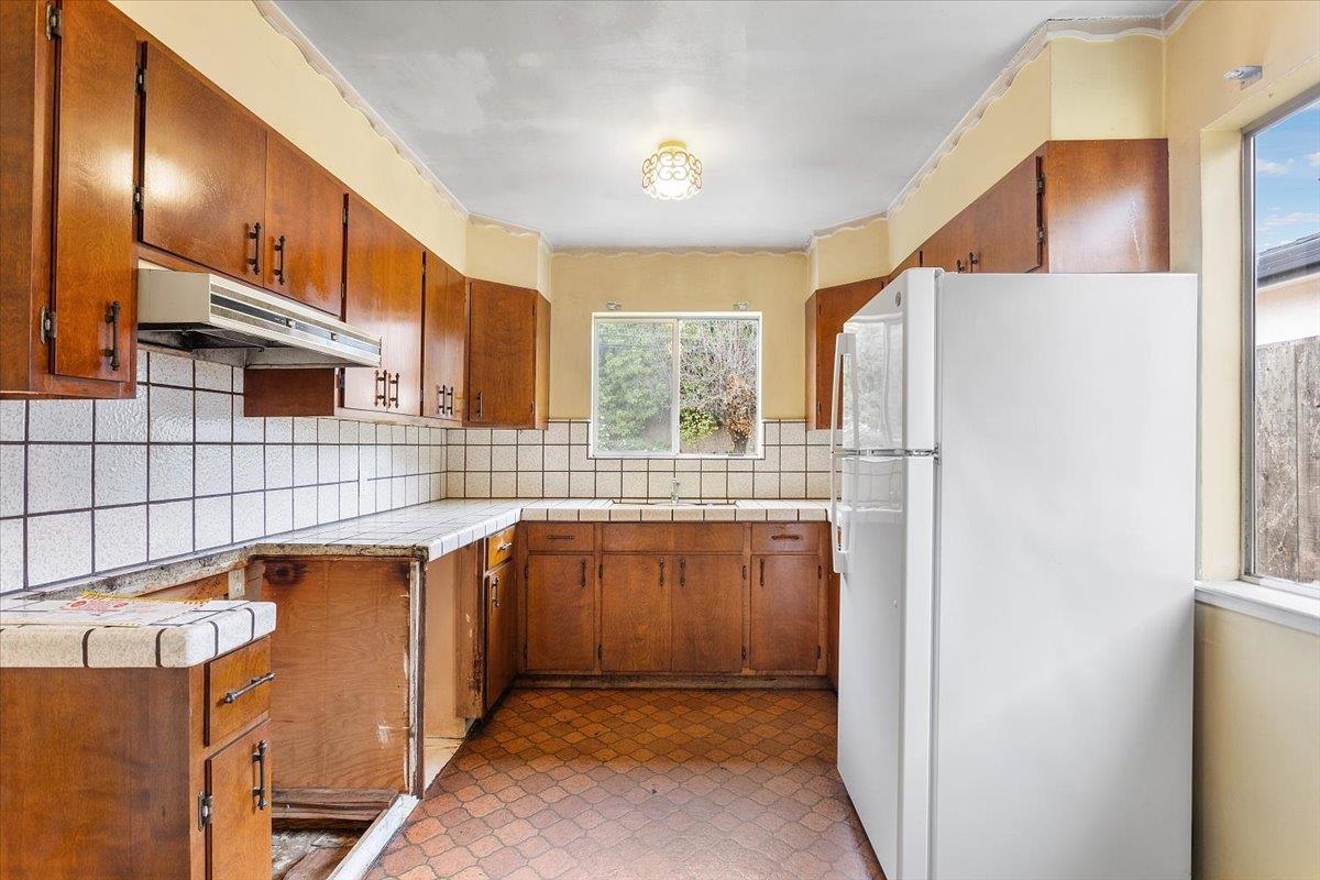 Detail Gallery Image 8 of 23 For 4105 Branson Dr, San Mateo,  CA 94403 - 3 Beds | 1 Baths