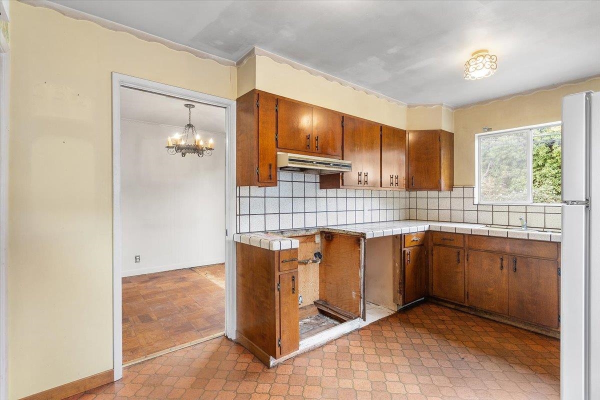 Detail Gallery Image 9 of 23 For 4105 Branson Dr, San Mateo,  CA 94403 - 3 Beds | 1 Baths