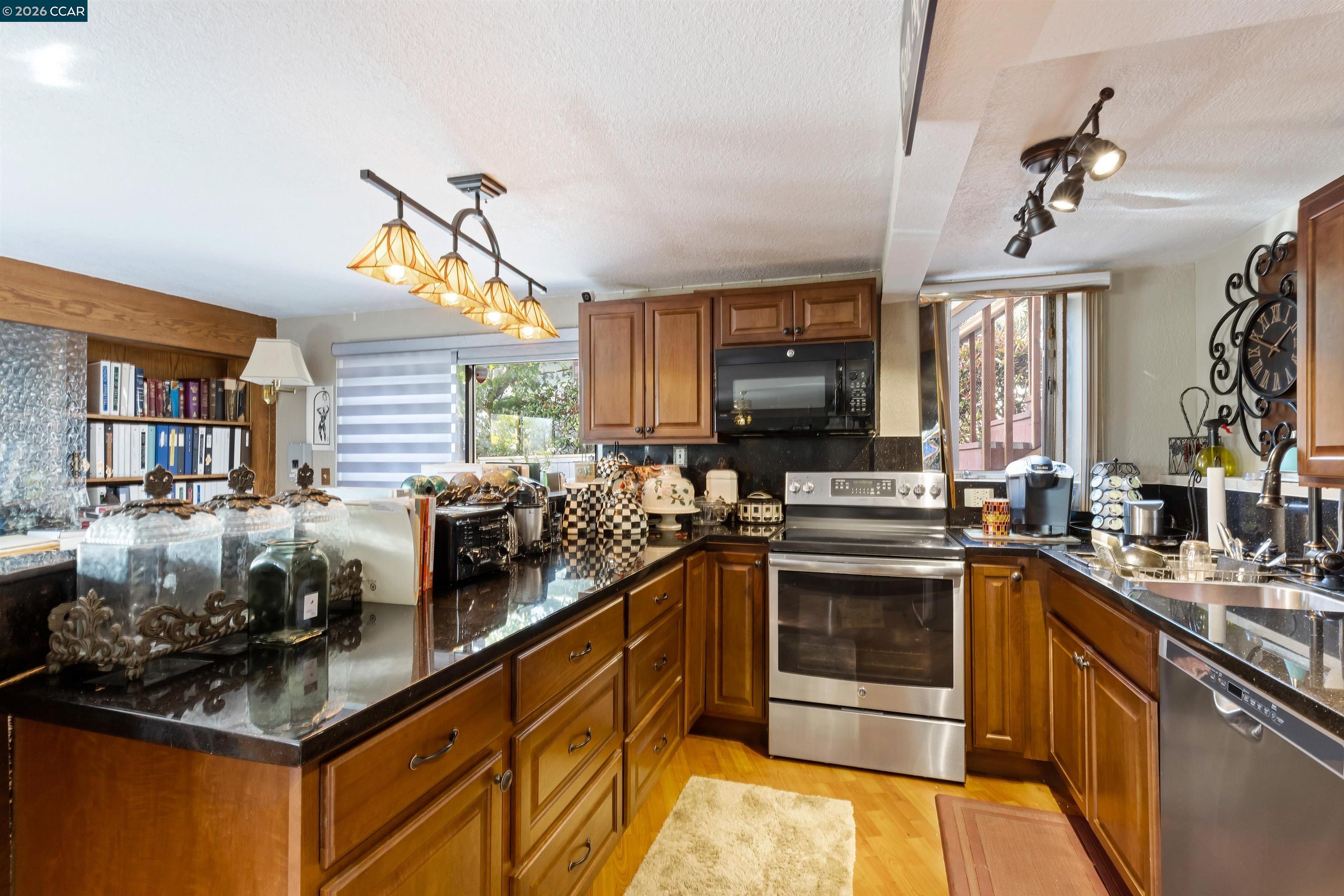 Detail Gallery Image 39 of 49 For 716 Gelston Pl, El Cerrito,  CA 94530 - 4 Beds | 2/2 Baths