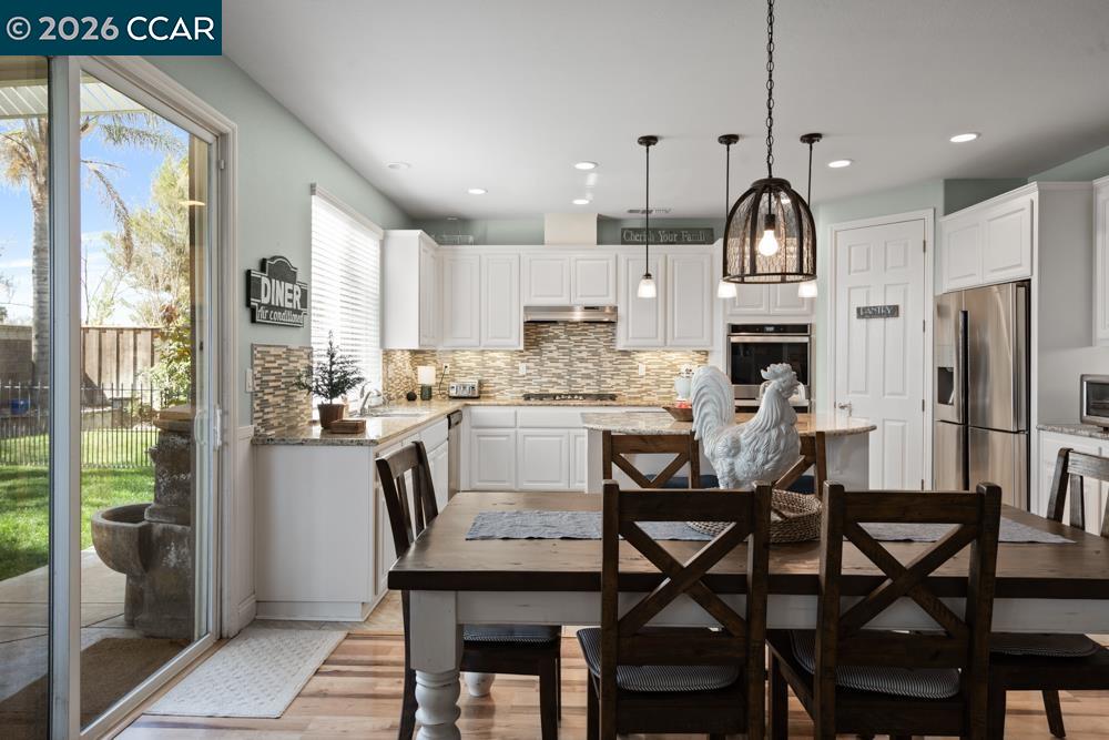 Detail Gallery Image 13 of 52 For 5627 Arcadia Cir, Discovery Bay,  CA 94505 - 5 Beds | 3/1 Baths
