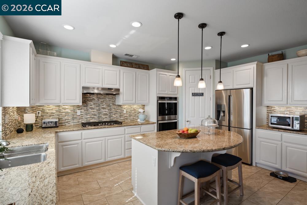 Detail Gallery Image 15 of 52 For 5627 Arcadia Cir, Discovery Bay,  CA 94505 - 5 Beds | 3/1 Baths