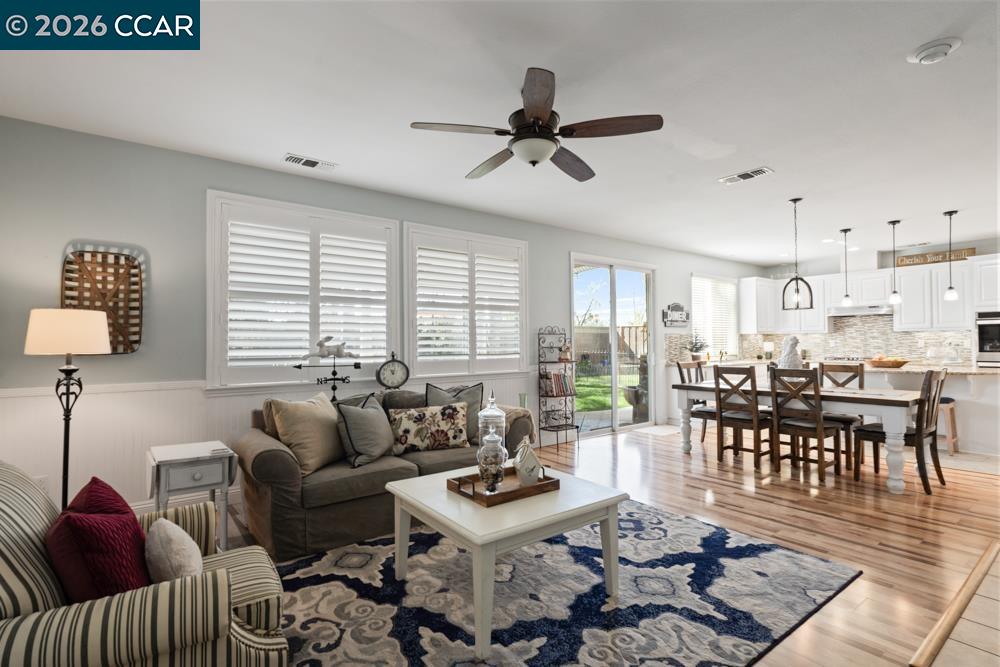 Detail Gallery Image 16 of 60 For 5627 Arcadia Cir, Discovery Bay,  CA 94505 - 5 Beds | 3/1 Baths