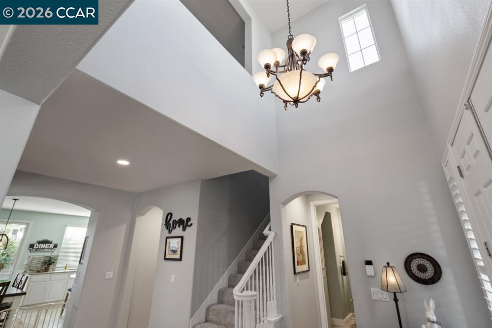 Detail Gallery Image 3 of 52 For 5627 Arcadia Cir, Discovery Bay,  CA 94505 - 5 Beds | 3/1 Baths