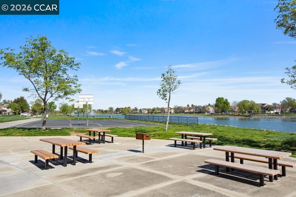 Detail Gallery Image 40 of 52 For 5627 Arcadia Cir, Discovery Bay,  CA 94505 - 5 Beds | 3/1 Baths