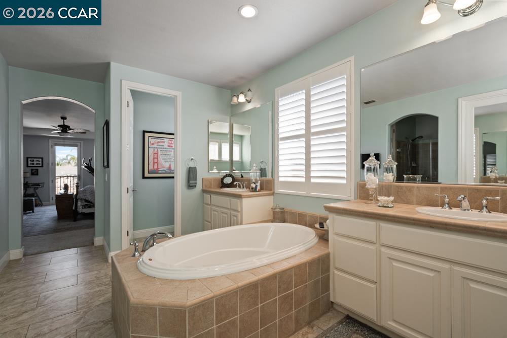 Detail Gallery Image 42 of 60 For 5627 Arcadia Cir, Discovery Bay,  CA 94505 - 5 Beds | 3/1 Baths