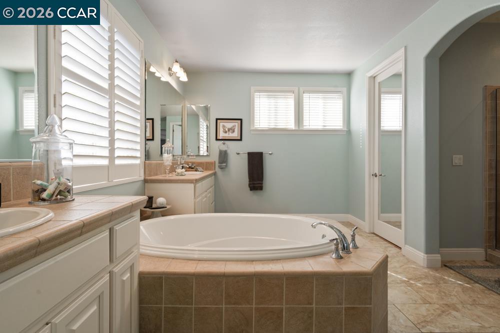 Detail Gallery Image 44 of 60 For 5627 Arcadia Cir, Discovery Bay,  CA 94505 - 5 Beds | 3/1 Baths