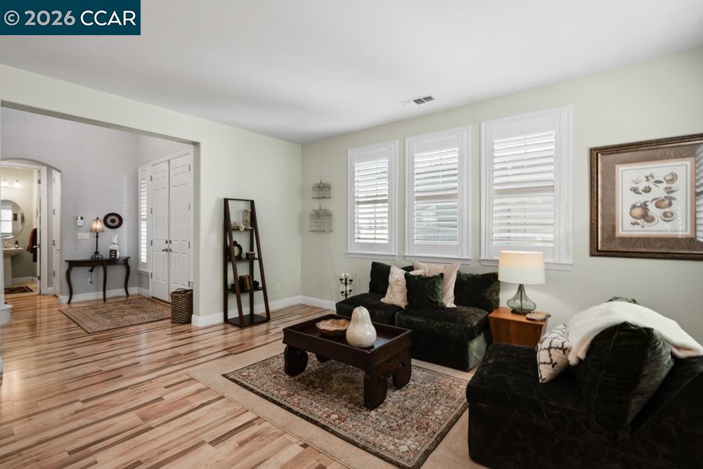 Detail Gallery Image 6 of 52 For 5627 Arcadia Cir, Discovery Bay,  CA 94505 - 5 Beds | 3/1 Baths