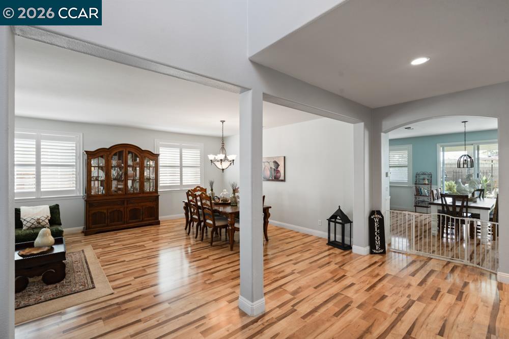 Detail Gallery Image 6 of 60 For 5627 Arcadia Cir, Discovery Bay,  CA 94505 - 5 Beds | 3/1 Baths