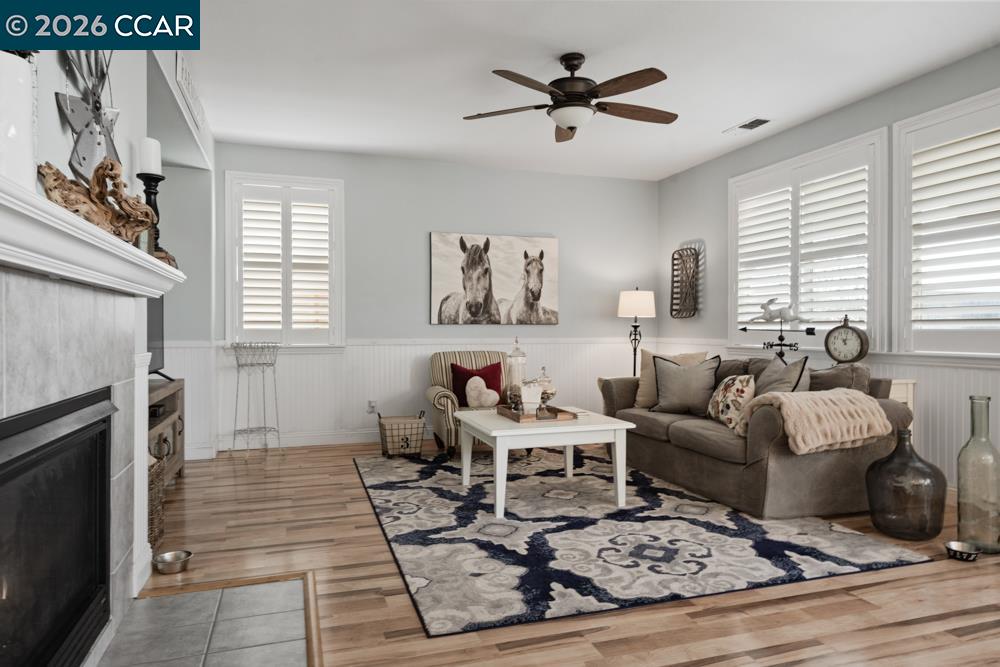 Detail Gallery Image 9 of 52 For 5627 Arcadia Cir, Discovery Bay,  CA 94505 - 5 Beds | 3/1 Baths