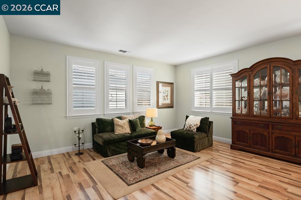 Detail Gallery Image 9 of 60 For 5627 Arcadia Cir, Discovery Bay,  CA 94505 - 5 Beds | 3/1 Baths