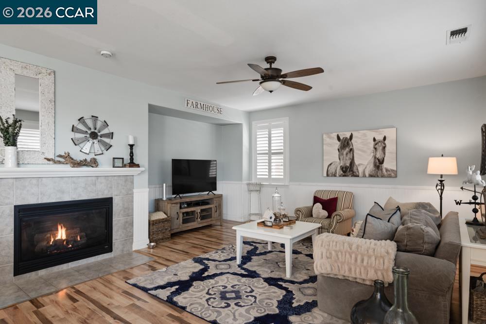 Detail Gallery Image 10 of 52 For 5627 Arcadia Cir, Discovery Bay,  CA 94505 - 5 Beds | 3/1 Baths