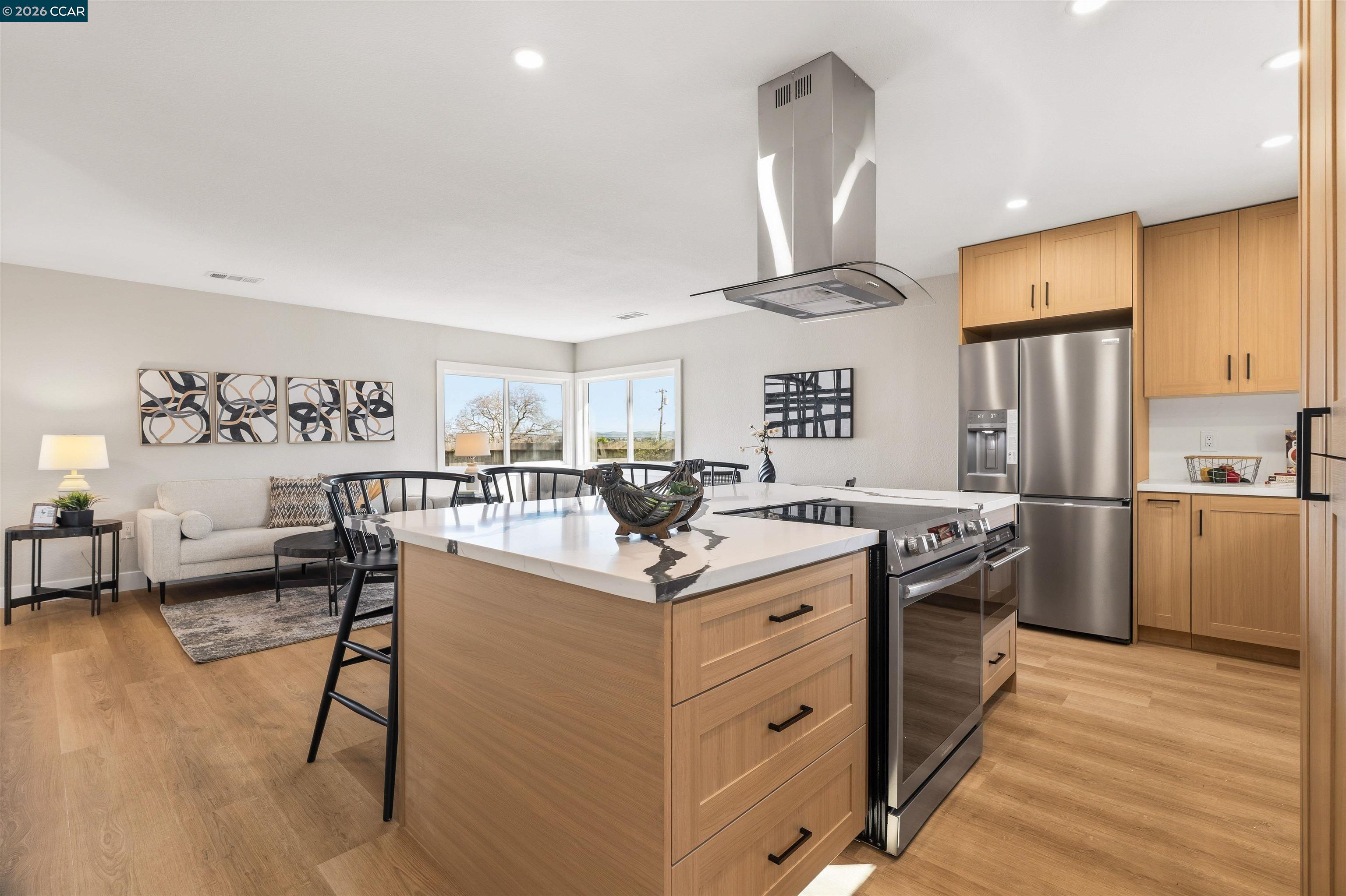 Detail Gallery Image 3 of 19 For 3102 Pine St, Martinez,  CA 94553 - 3 Beds | 2 Baths