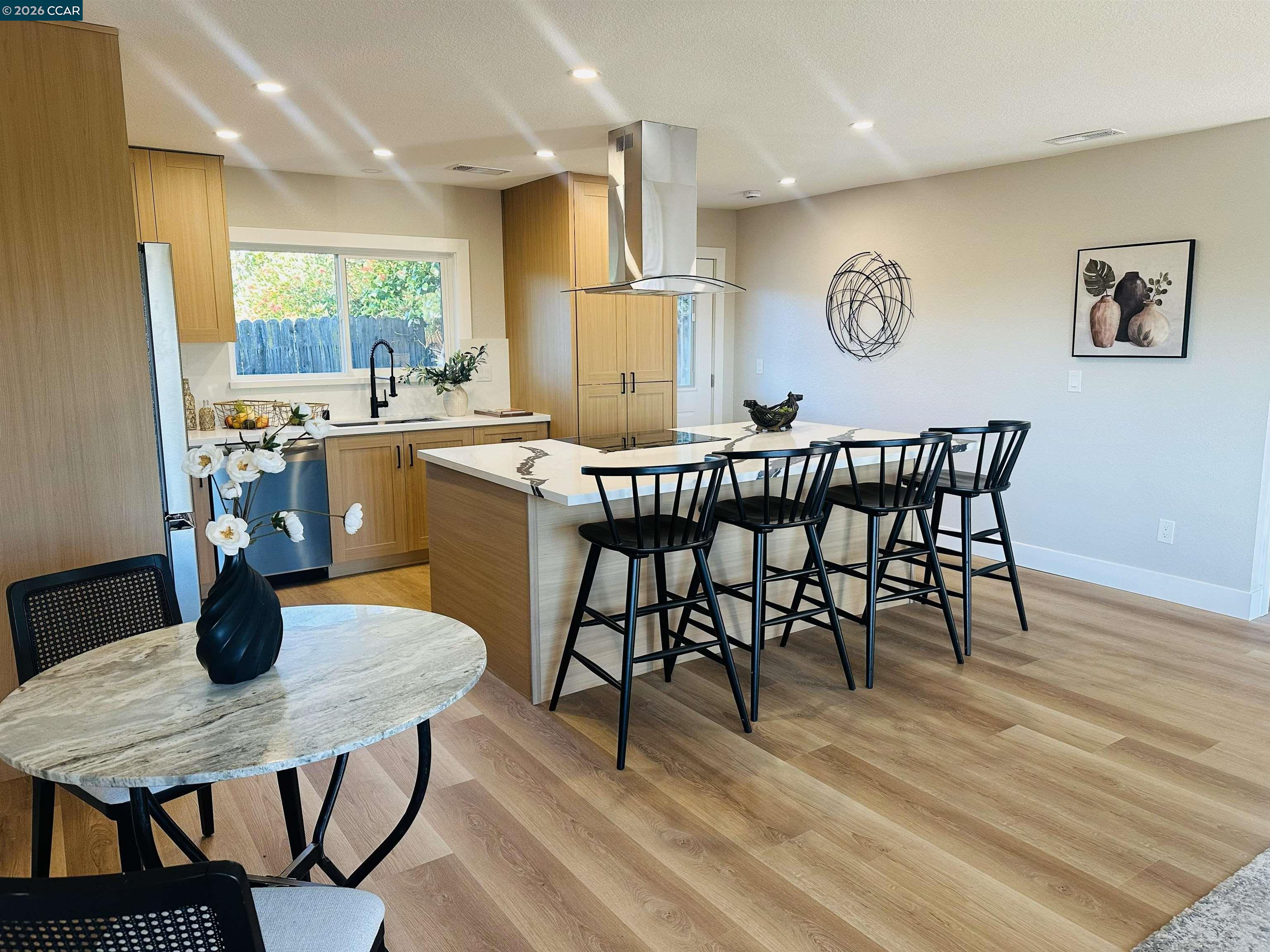 Detail Gallery Image 5 of 19 For 3102 Pine St, Martinez,  CA 94553 - 3 Beds | 2 Baths