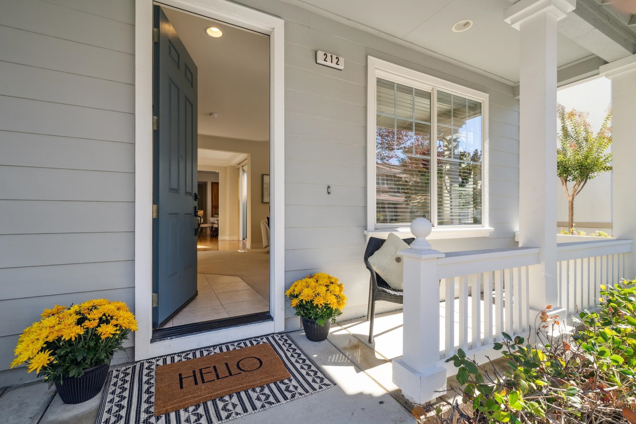 Detail Gallery Image 2 of 54 For 212 Abigail Cir, Danville,  CA 94506 - 3 Beds | 2/1 Baths