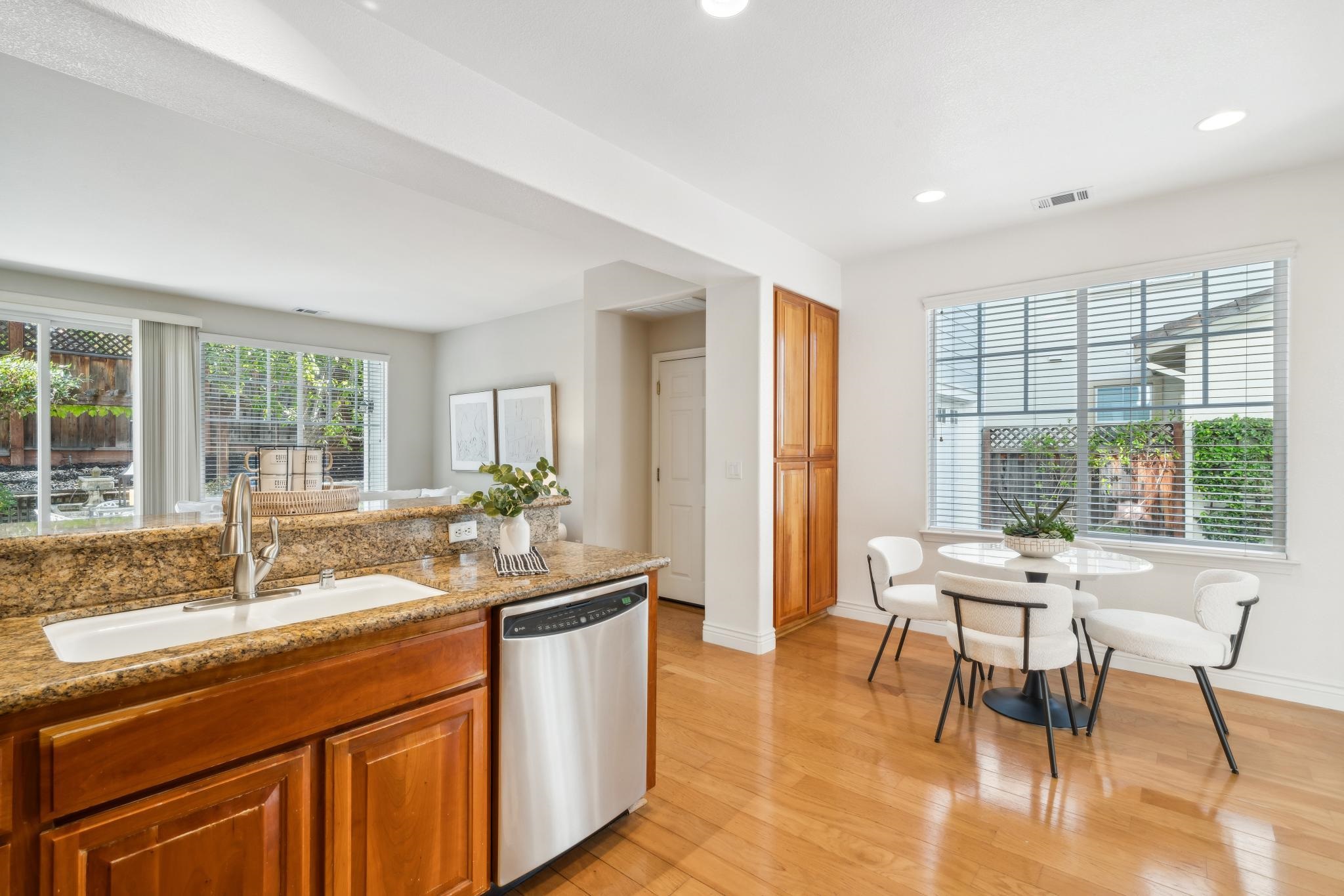 Detail Gallery Image 14 of 54 For 212 Abigail Cir, Danville,  CA 94506 - 3 Beds | 2/1 Baths