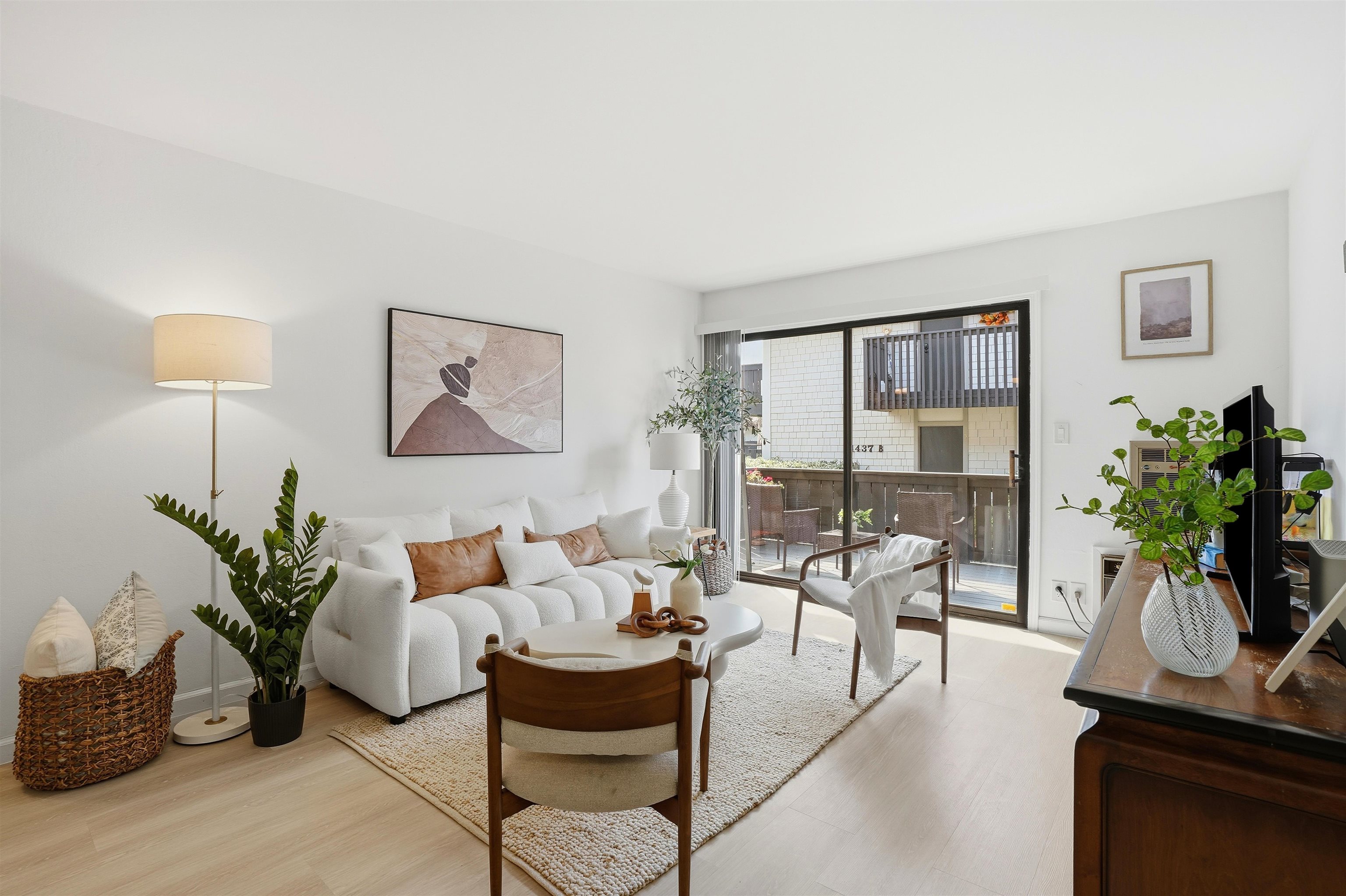 Photo #2: 41122418 Listing: Photo #2