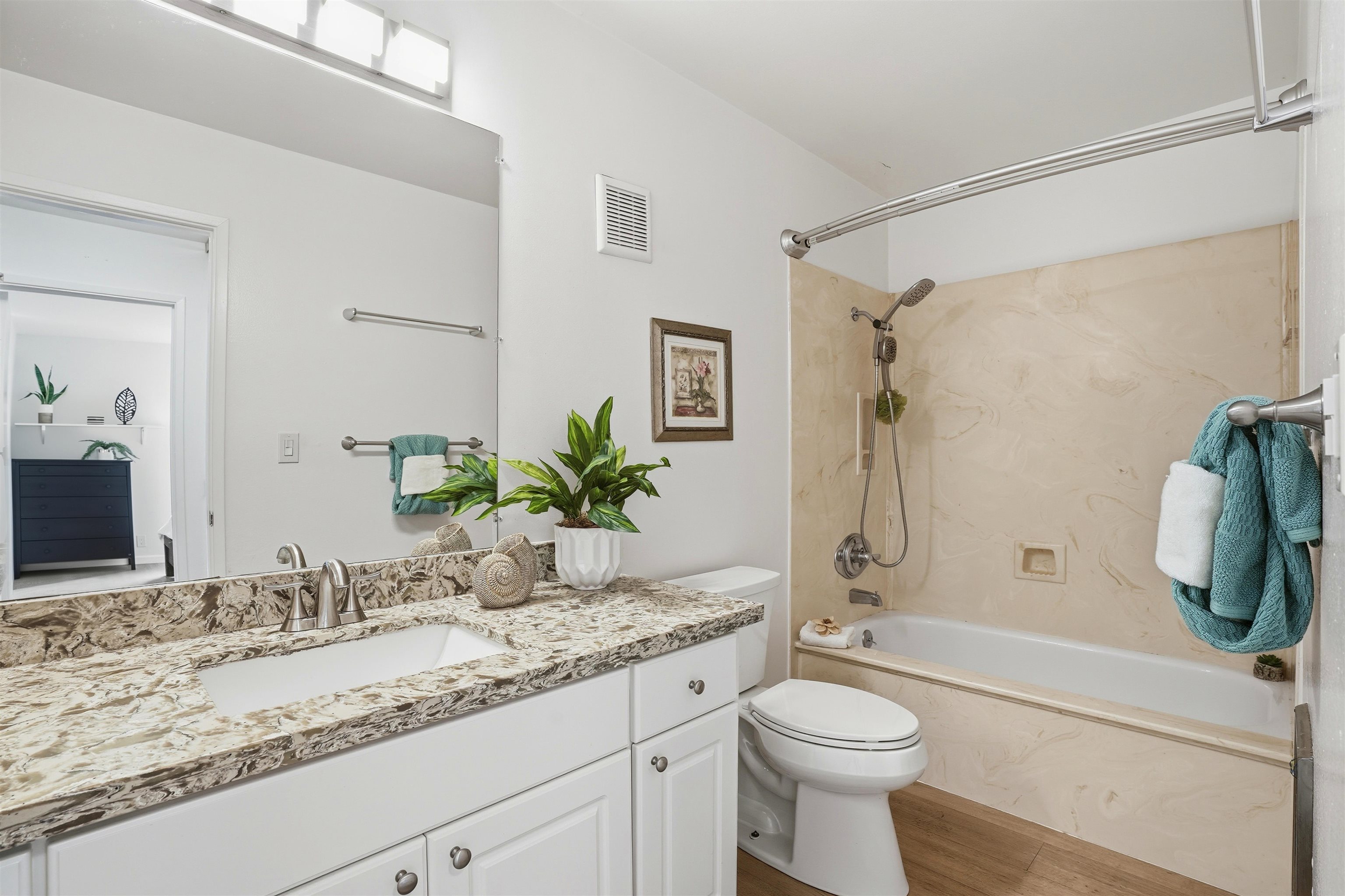 Photo #15: 41122418 Listing: Photo #15