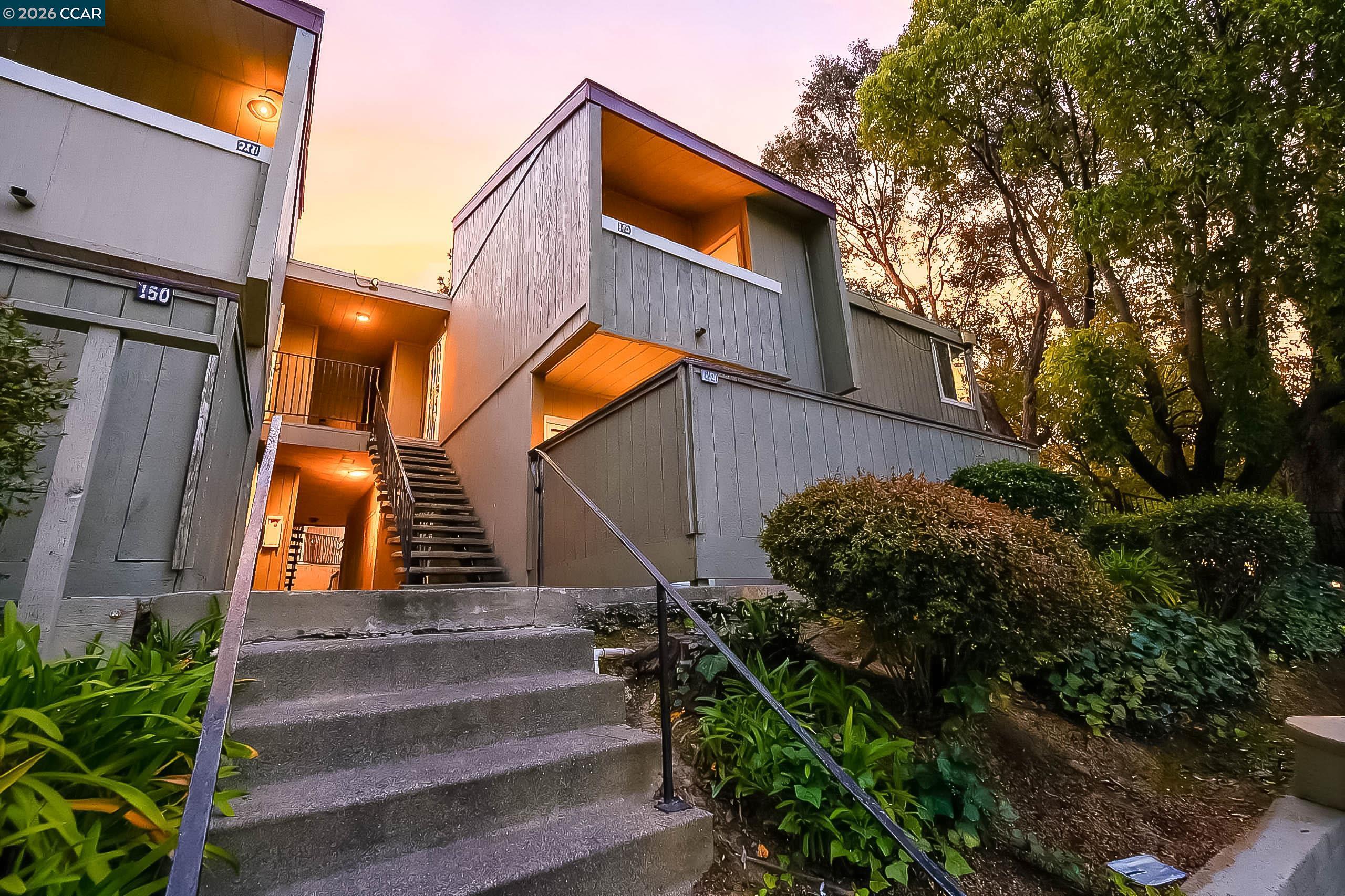 Front Image Thumbnail for CC41122419